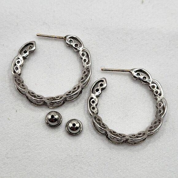 Napier Elegant Filigree Scalloped Edge Dimensional 1" Hoop Earrings Silver Tone - Picture 5 of 9